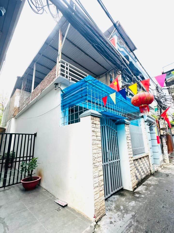 Nhà cho thuê mặt ngõ Đình Đông, quận Lê Chân, 80m² chỉ 5 triệu/tháng - Sân cổng riêng!