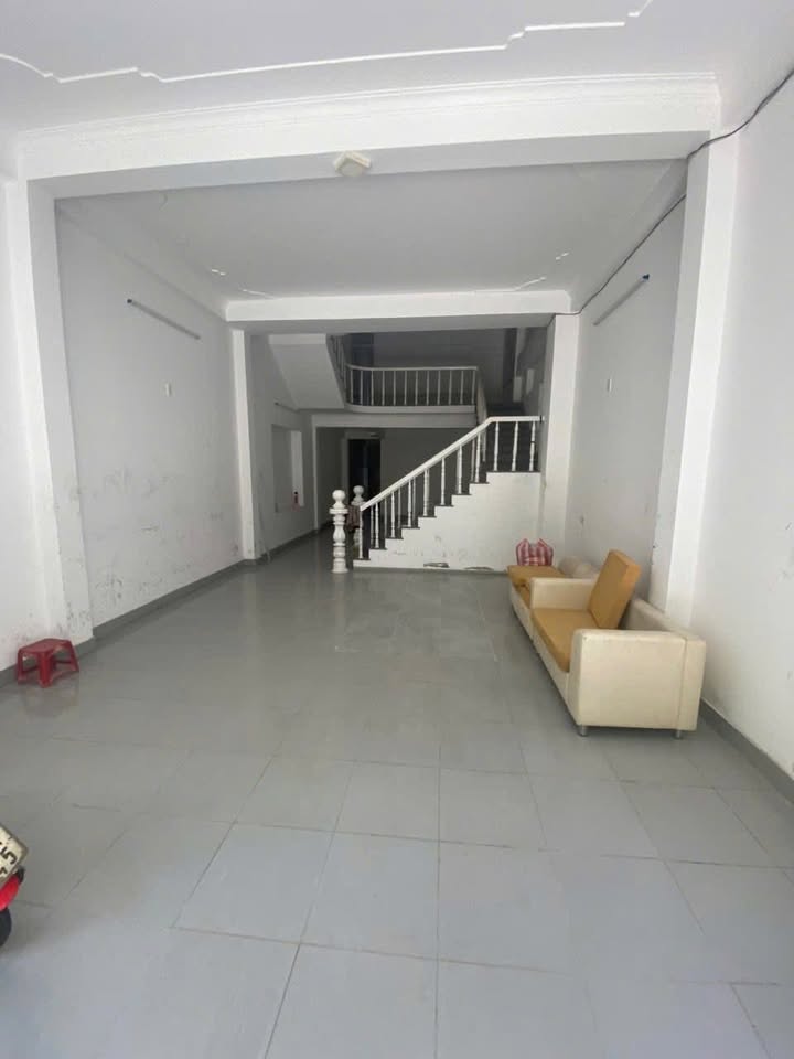 Nhà cho thuê 3 tầng đường Hoài Thanh, Đà Nẵng - 100m² - Giá 25 triệu/tháng