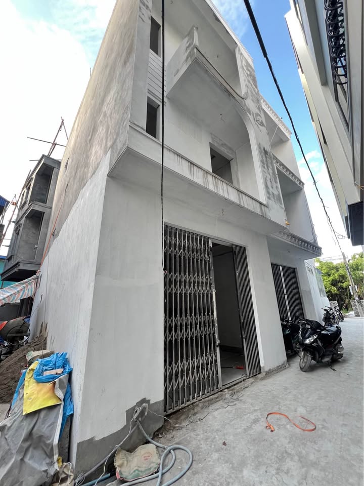 Nhà 3 tầng Tô Hiến Thành, 53m² giá 2.55 tỷ - An ninh tốt, ô tô vào tận nơi!