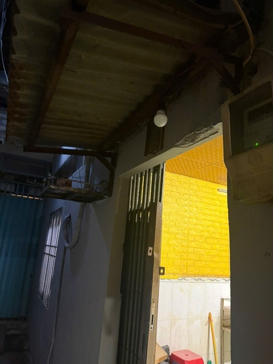 Nhà bán Q.3 đường Cách Mạng Tháng 8 32.5m² giá 3 tỷ - Gần trung tâm, ngang khủng 6.5m!