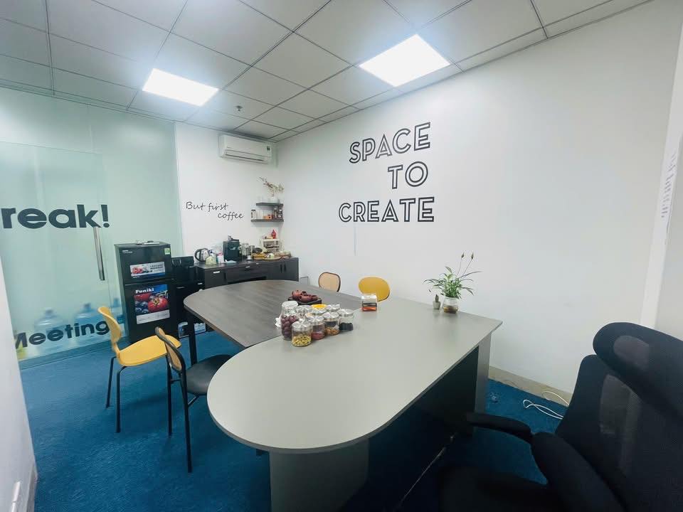 Văn phòng cho thuê tại Trương Công Giai - Cầu Giấy 120m² giá 26 triệu - Thiết kế hiện đại, sẵn sàng hoạt động!