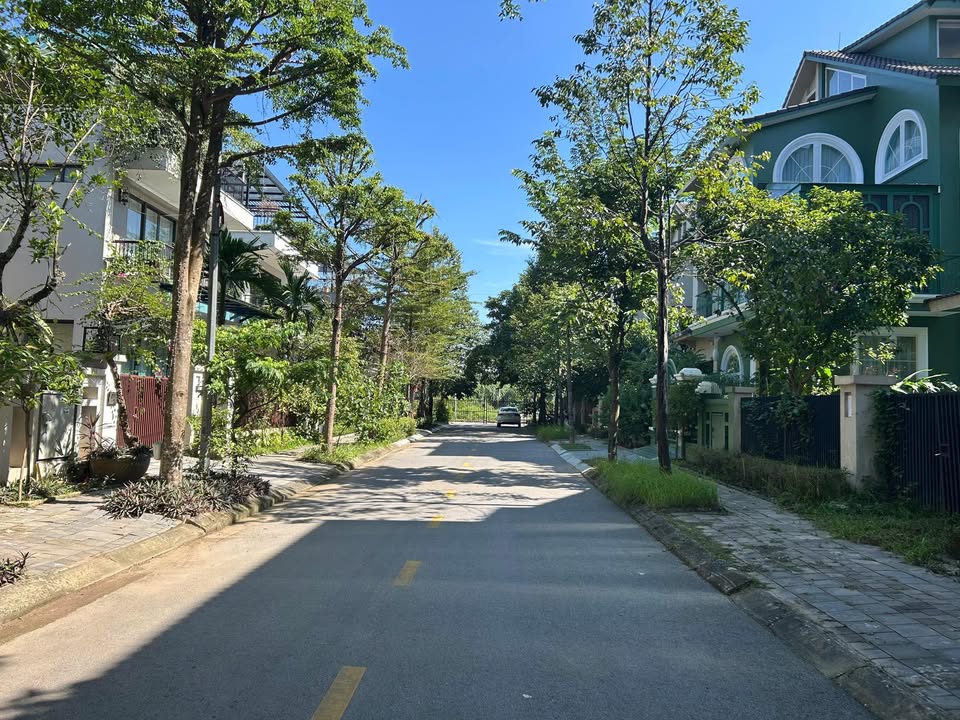 Townhouse góc Sunny Garden City Quốc Oai 200m² giá mềm - Sẵn sàng vào ở!