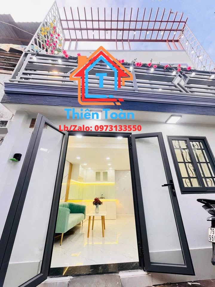 Nhà phố Phú Thuận, Quận 7, 43m² giá 2.9 tỷ - Sổ hồng riêng, ô tô vào tận nơi!