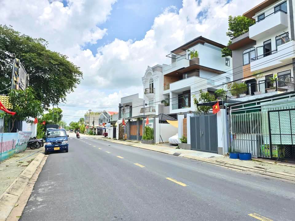 FrontHouse mặt tiền đường DX001 Phú Mỹ 168m² giá 4 tỷ - Đường nhựa thông thoáng