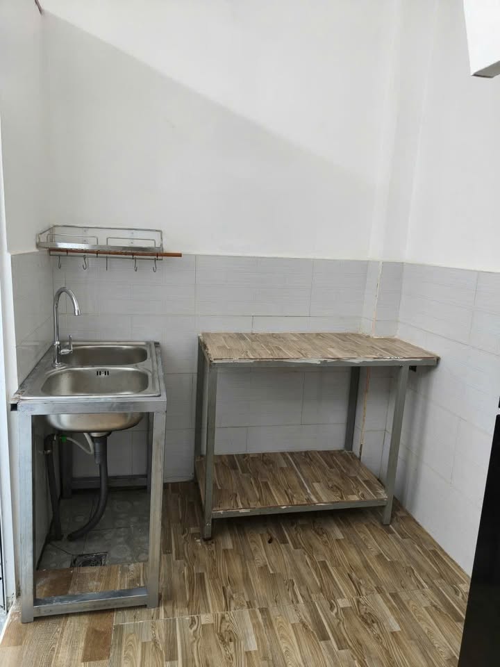 Nhà cho thuê hẻm 2m đường Huỳnh Tấn Phát, quận 7 - Giá chỉ 5.5 triệu/tháng