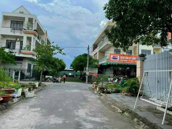 Nhà KDC Phú Gia Trảng Dài, Biên Hòa 82m² giá 4.2 tỷ - Thiết kế sang trọng, sẵn sàng ở ngay!