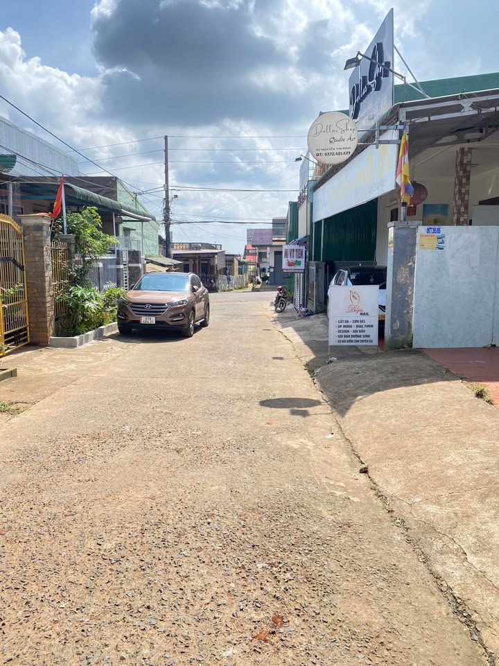 Nhà mặt tiền 01 Nguyễn Thị Định, Buôn Hồ, 112m², giá 3.5 tỷ - Cơ hội đầu tư hấp dẫn!