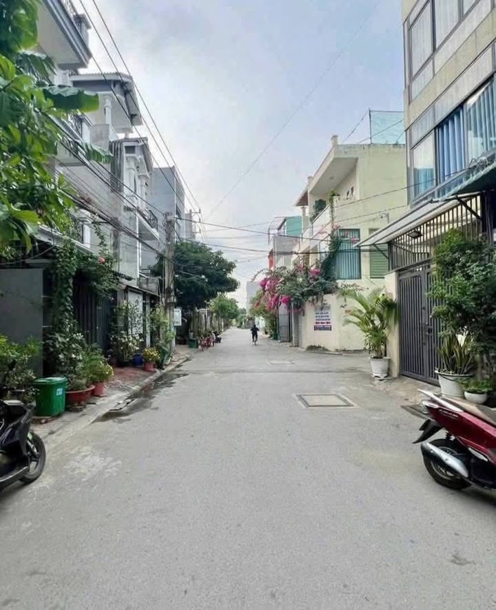 Nhà 3 tầng tại hẻm 41 Gò Cát, Thủ Đức 54m² giá 5.3 tỷ - Ở ngay, không cần sửa chữa!