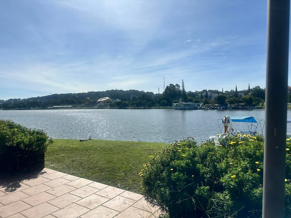 Nhà phố Nguyên Tử Lực Đà Lạt 100m² giá 2,1 tỷ - Bán gấp do kẹt tiền!