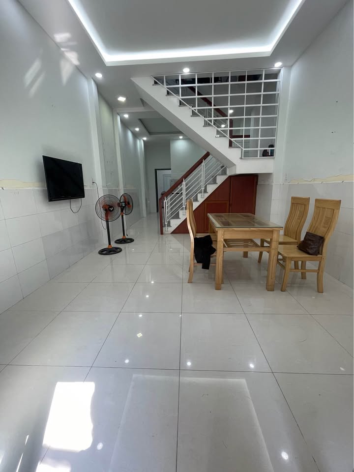 Nhà 2 tầng mặt tiền An Thượng, Đà Nẵng - Giá chỉ 12 triệu/tháng