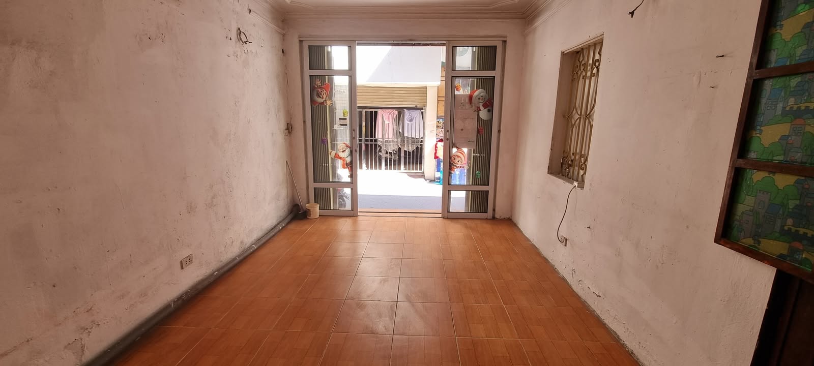 Cho thuê mặt bằng đường Láng Hạ 15m² giá 6 triệu - Ô tô tránh, vị trí kinh doanh thuận lợi!