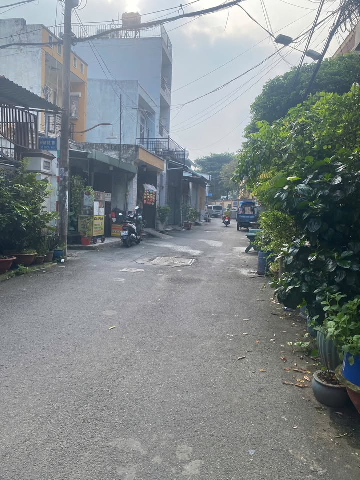 Nhà 2 tầng Tây Thạnh Tân Phú 45m² giá 5 tỷ - Sát mặt tiền, hẻm xe hơi thông thoáng!