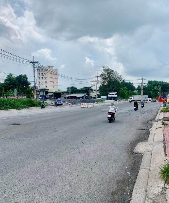 Nhà phố 1 trệt, lửng tại Tân Phú, Quận 9 - Chỉ 2.79 tỷ, Chính chủ bán gấp!