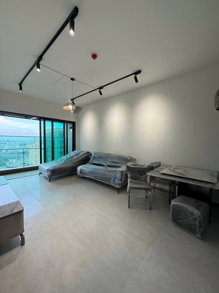 Căn hộ De La Sol quận 4 67m² giá 7.4 tỷ - Thiết kế hiện đại, view hồ tuyệt đẹp!