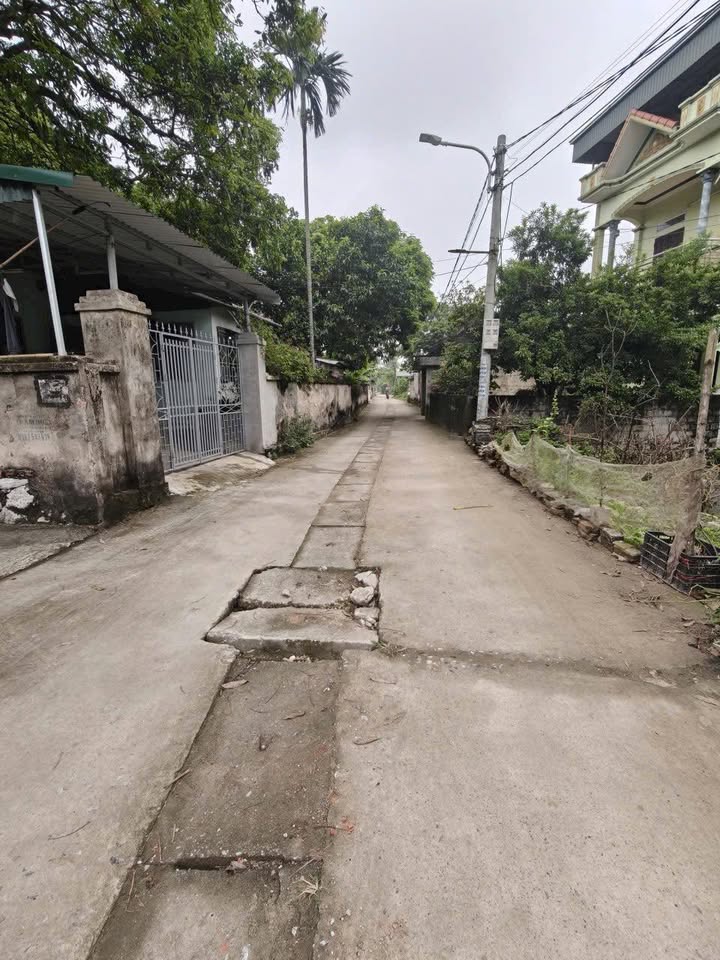 Đất nền xóm 6 Phù Vân 75m² giá 1.3 tỷ - Đường ô tô đỗ cửa tiện lợi!