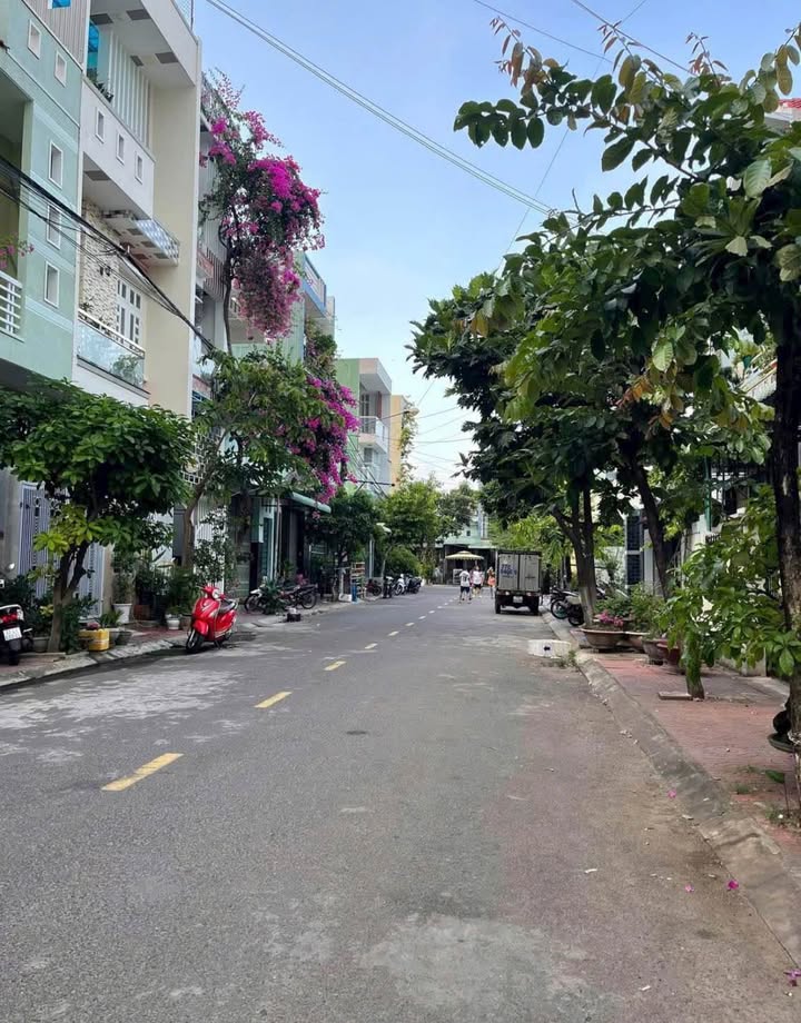 Đất mặt tiền Nguyễn Hồng Châu, Ghềnh Ráng, Quy Nhơn - Giá chỉ 5 tỷ, thương lượng trực tiếp!