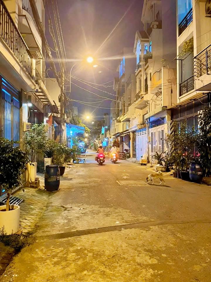 Nhà hẻm 1/ Lê Văn Quới, quận Bình Tân 56m² giá 6.1 tỷ - Pháp lý chuẩn, xe hơi đậu thoải mái!