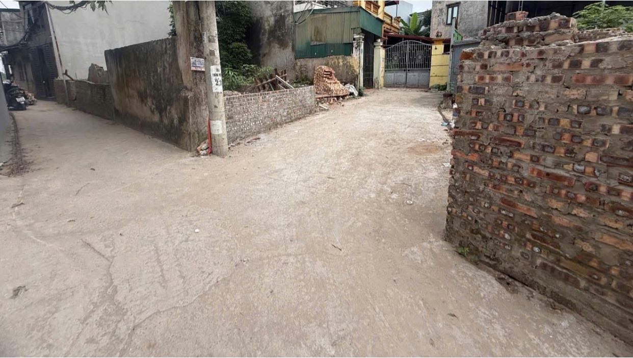 Đất nền lô góc Hạ Trại, Cự Khối 50m² giá chỉ 5 tỷ - Cơ hội đầu tư tuyệt vời!