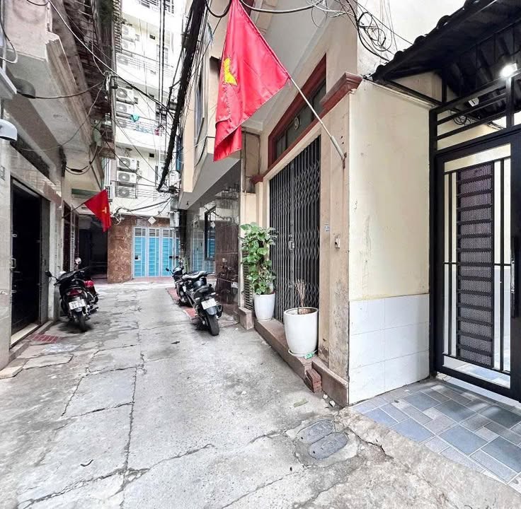 Căn hộ CCMN Nguyễn Khang Cầu Giấy 77m² giá 20 tỷ - Đầu tư sinh lời tuyệt vời!