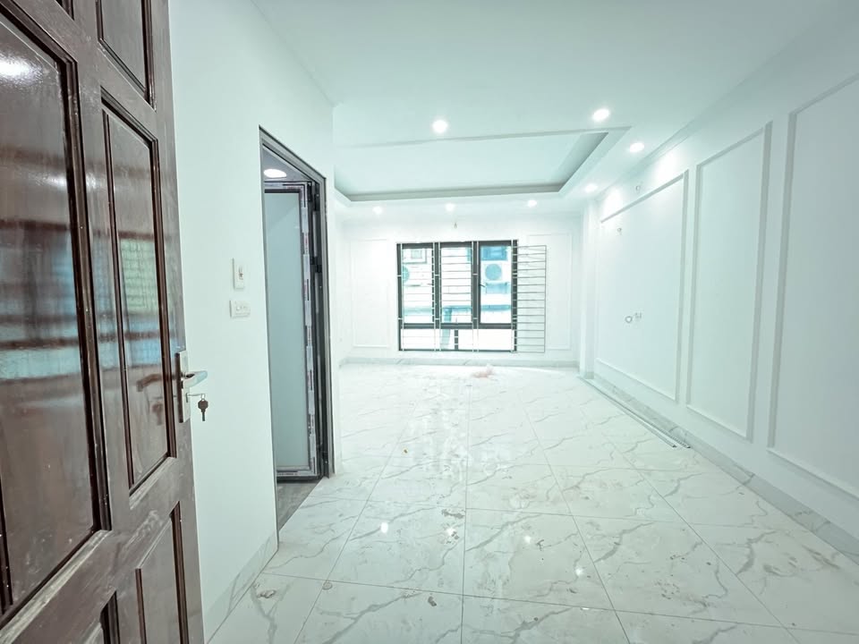 Nhà phố Kim Giang 45m² giá 11 tỷ - Ô tô đỗ cửa, thang máy hiện đại!