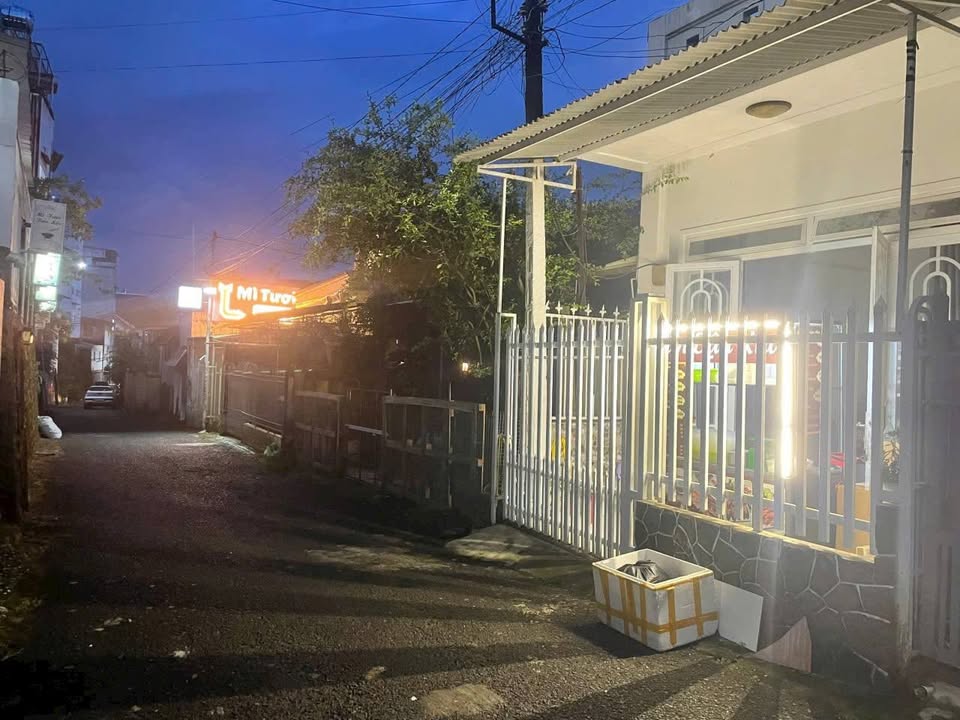 Nhà phố Phường 2 Quận 1 76m² giá 2 tỷ - Hẻm ô tô thông thoáng!