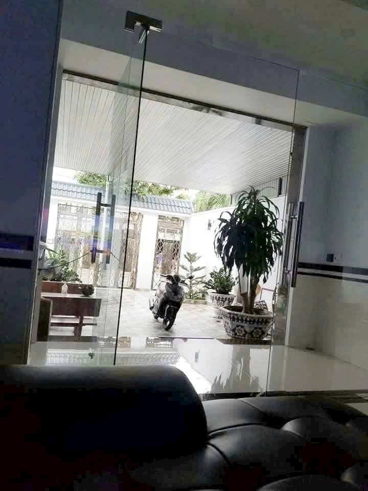 Cho thuê nhà mặt tiền đường Bình Phú, Thủ Đức 165m² giá 17 triệu - Nhà trống vào ở ngay!