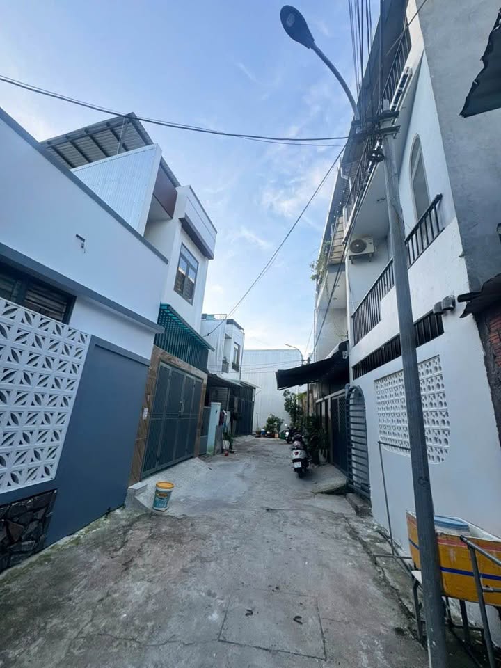 Đất kiệt ô tô Hoàng Văn Thái, 60m² giá 2 tỷ - Vị trí đắc địa gần trường học!