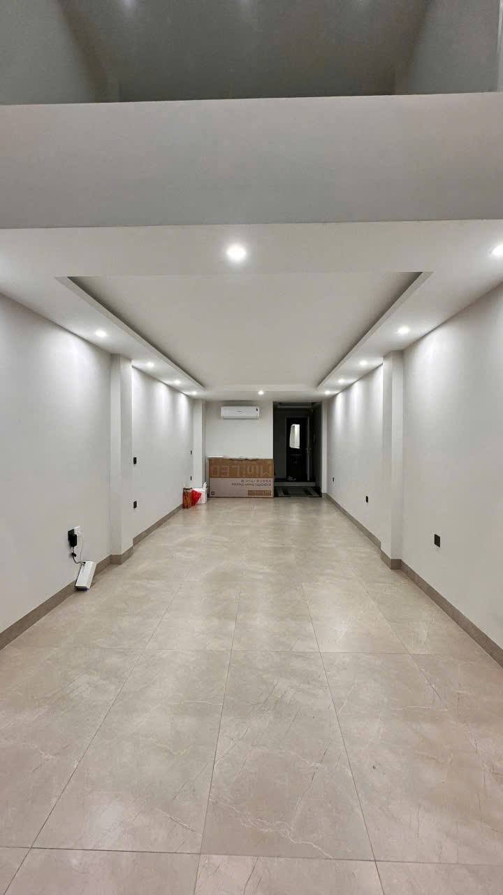 Cho thuê nhà phố Bồ Đề Long Biên 53m² giá 22 triệu - Thích hợp làm văn phòng, spa