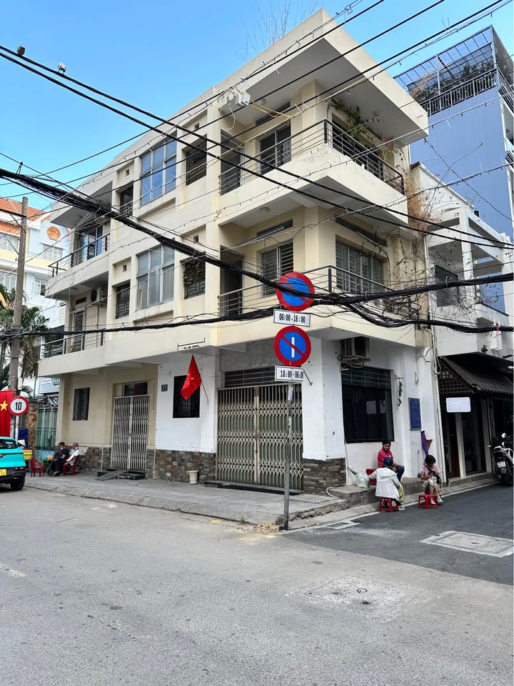 Nhà cho thuê góc 2 mặt tiền Đoàn Thị Điểm, Phú Nhuận 49m² giá 39 triệu - Kinh doanh tự do ngay!