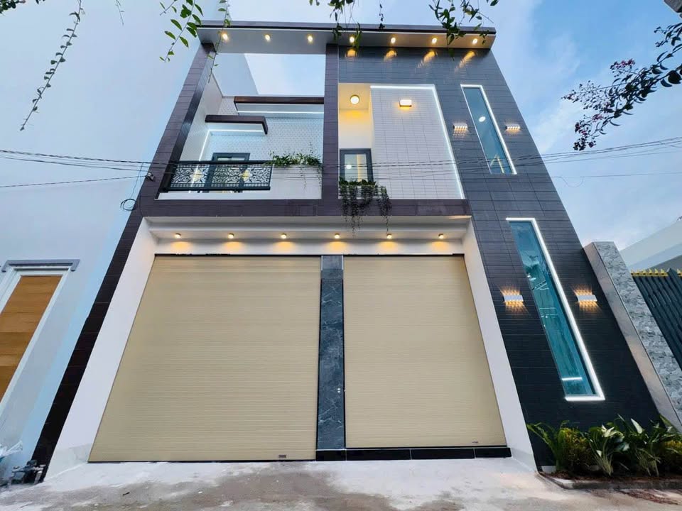 Nhà 1 Lầu Mỹ Thạnh, Mỹ Phong 103m² giá 2.15 tỷ - Gần Quảng Trường!