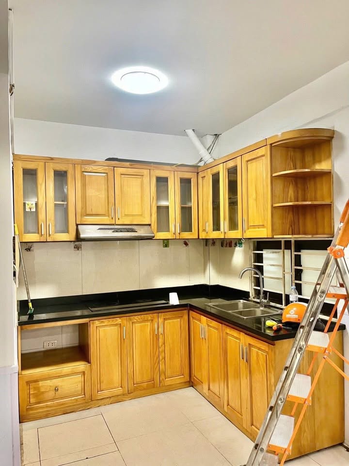 Căn tập thể 60m² tại Cầu Giấy giá 8 triệu - Sẵn sàng cho thuê!