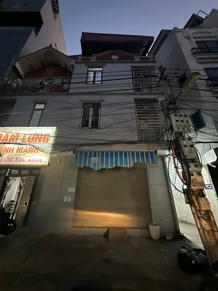 Cho thuê nhà nguyên căn 173 Yên Xá, 38m² - Mặt đường ô tô, tiện kinh doanh!