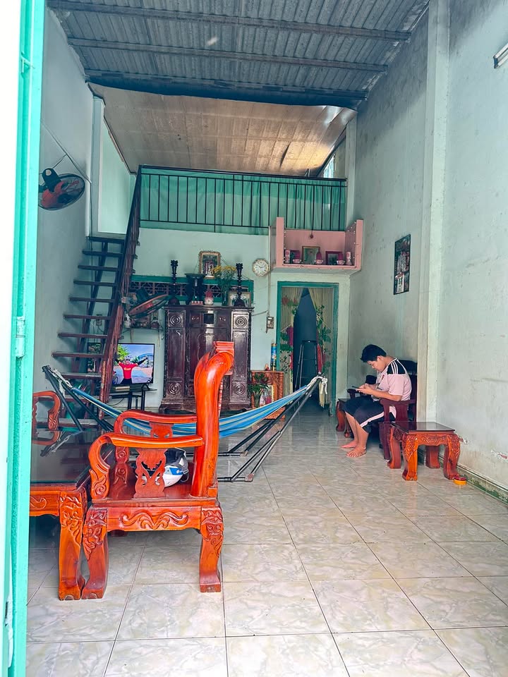 Nhà cũ tại Tân Túc, Bình Chánh 50m² giá 2.1 tỷ - Sổ hồng chính chủ!