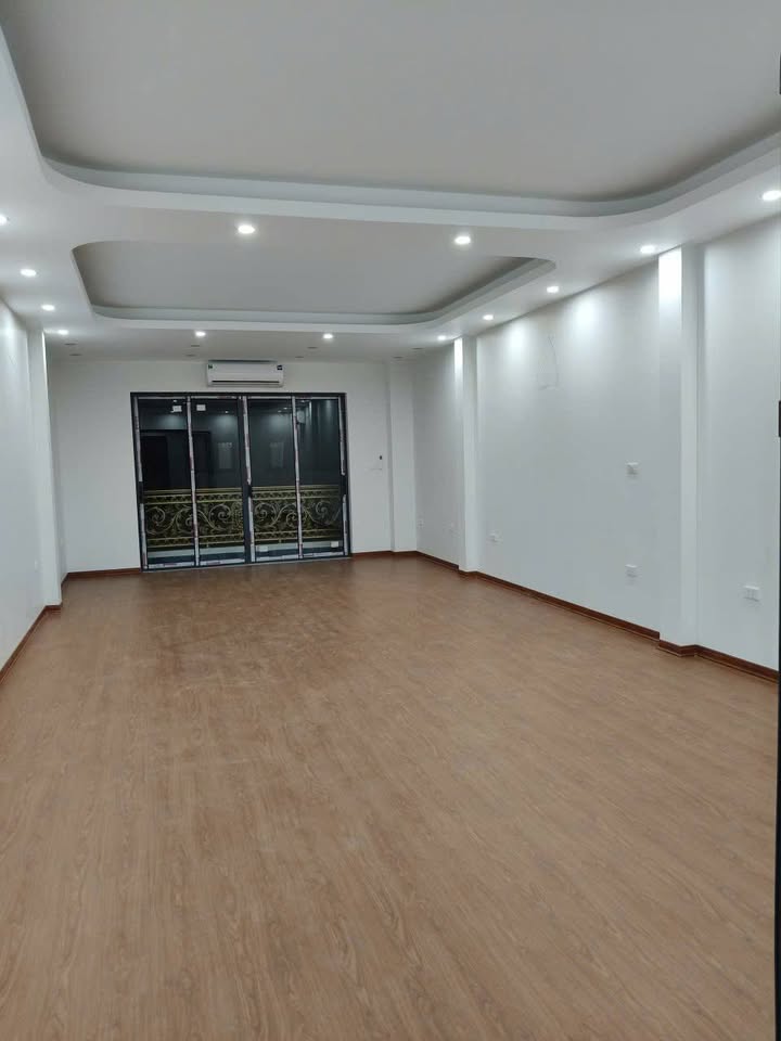 Nhà 5 Tầng Thanh Đàm 112m² giá 22 tỷ - Kinh doanh đỉnh cao!