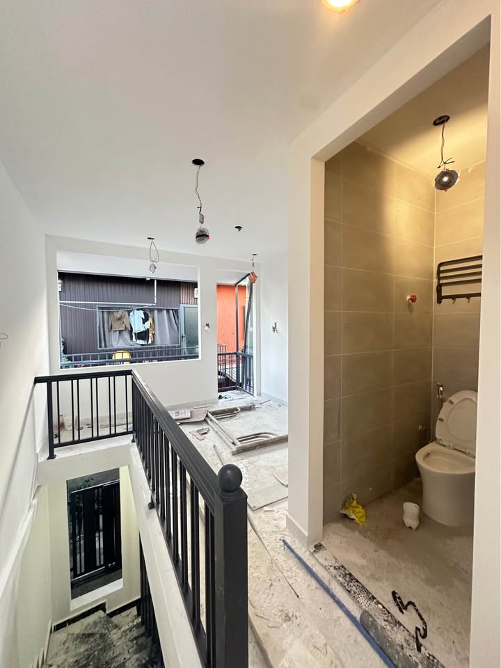 Nhà mới Đà Lạt 40m² giá 2.45 tỷ - Hẻm xe máy dễ đi, thương lượng trực tiếp!