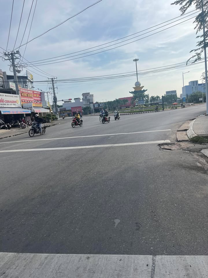 Đất mặt tiền Tỉnh Lộ 44A, xã Phước Hưng, 220m² giá 10.8 tỷ - Khu vực kinh doanh sầm uất!