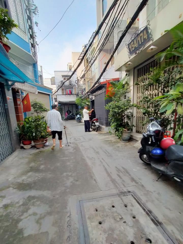 Nhà 2 tầng Âu Dương Lân Quận 8 72m² giá 6.9 tỷ - Kết cấu hoàn hảo, sẵn sàng ở ngay!