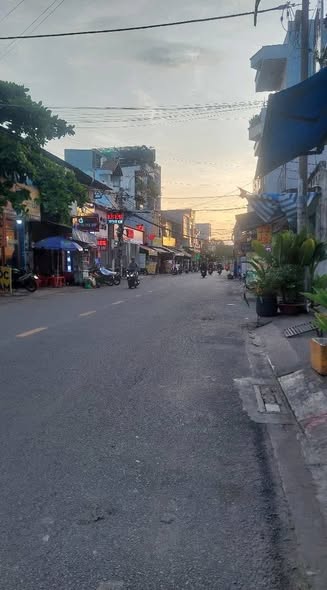 Biệt thự mặt tiền Dương Khuê, Tân Phú 240m² giá 30 tỷ - Vị trí đắc địa, sang trọng!