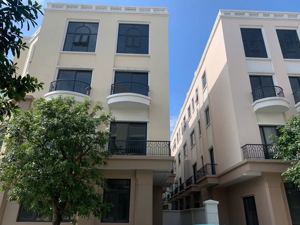 Nhà phố LK Lô Góc Cọ Xanh 140m² giá 20 tỷ - Vị trí siêu kinh doanh!