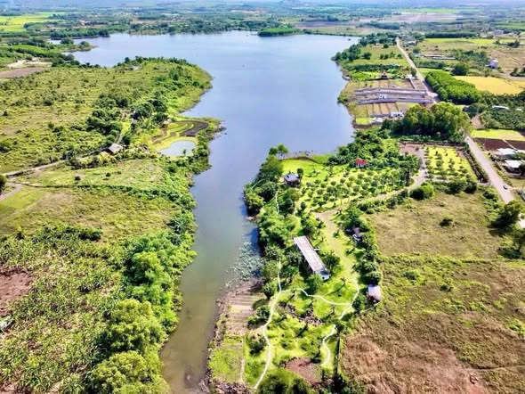 Đất nền nghỉ dưỡng Long Tân 1000m² giá 4.5 tỷ - View suối chảy quanh năm!