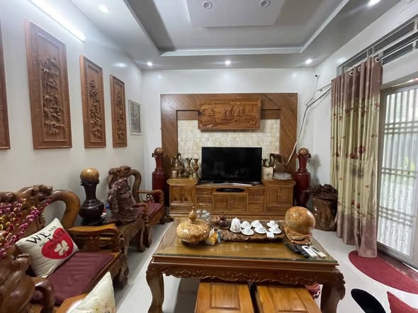 Nhà bán tại Quỳnh Lâm, Hòa Bình - 100m² giá 3.25 tỷ - Đường quy hoạch, vỉa hè rộng