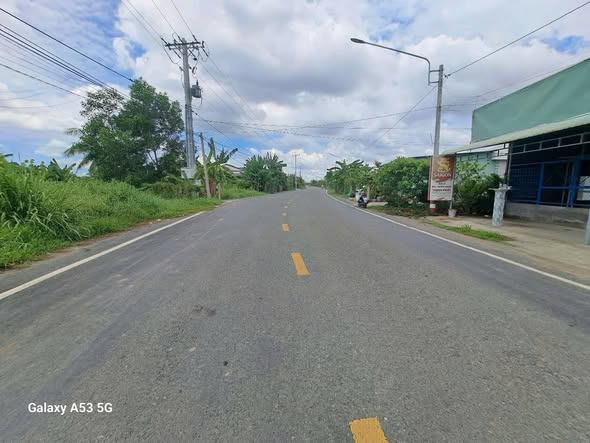 Đất nền Ấp Tân Hòa, Đức Tân, Tân Trụ 2500m² giá 7.5 tỷ - Mặt tiền đường lớn, đầu tư sinh lời!