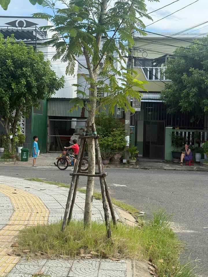 Đất nền Hòa Xuân Đà Nẵng 100m² giá 4.28 tỷ - Đối diện công viên, khu dân cư đông đúc!