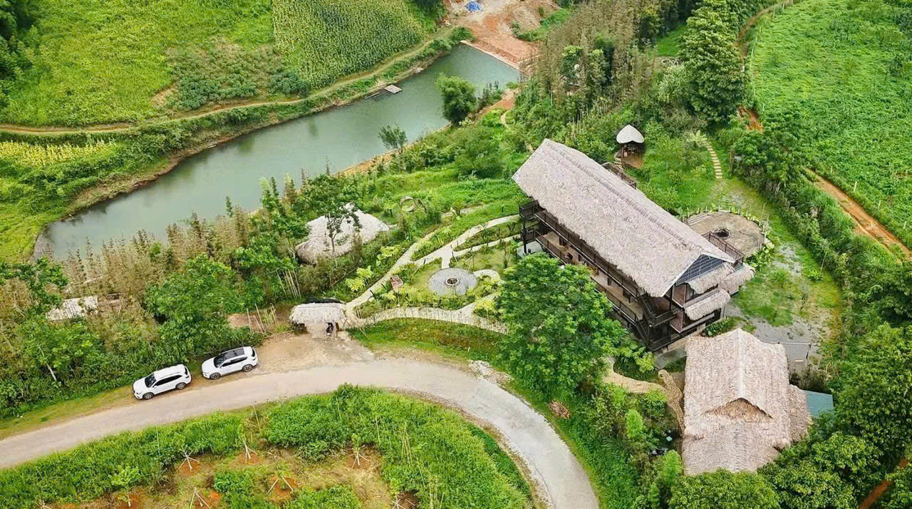 Farm nghỉ dưỡng tại Mai Châu 10.391m² giá 36,37 tỷ - Sổ đỏ chính chủ, đầu tư sinh lời!