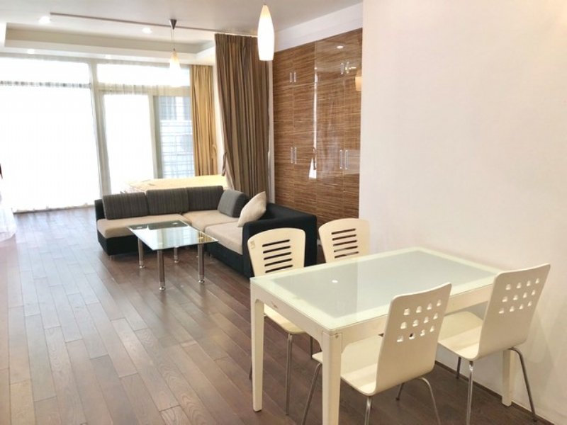 Bán tòa nhà 6 tầng tại Tây Hồ 73m² giá 35 tỷ - Vị trí đắc địa gần Hồ Tây!