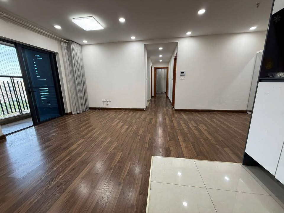 Căn hộ Sunshine City Tây Hồ 106m² giá 18 triệu - View sông Hồng tuyệt đẹp!