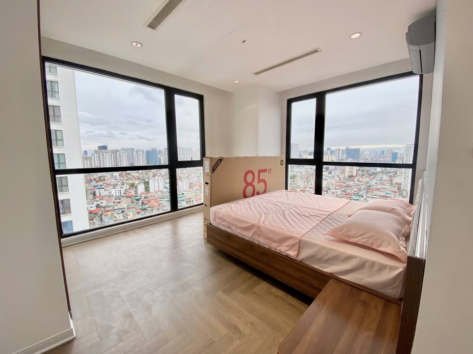 Căn hộ Royal City 181m² giá thỏa thuận - Đầy đủ nội thất sang trọng, sẵn sàng vào ở!