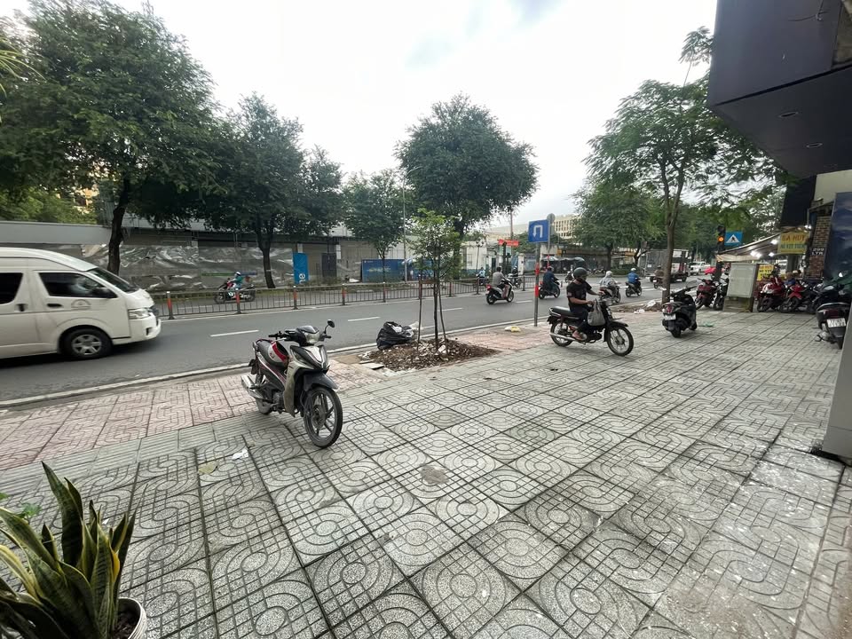 Nhà Mặt Tiền Cho Thuê 70m² Ngã Tư Lý Thường Kiệt - Giá Chỉ 25 Triệu