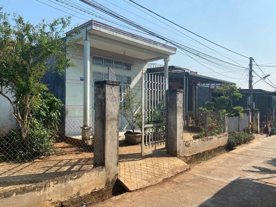 Nhà hai mặt đường tại Ea Drăng, Ea H'leo 210m² giá 1.999 tỷ - Vị trí đẹp, vào ở ngay!