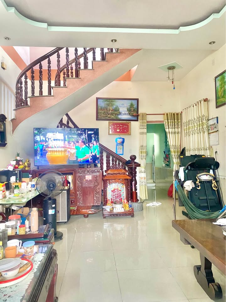 Nhà lô góc 110m² tại Tân Hiệp giá 5.45 tỷ - Pháp lý rõ ràng, sẵn sàng ở ngay!